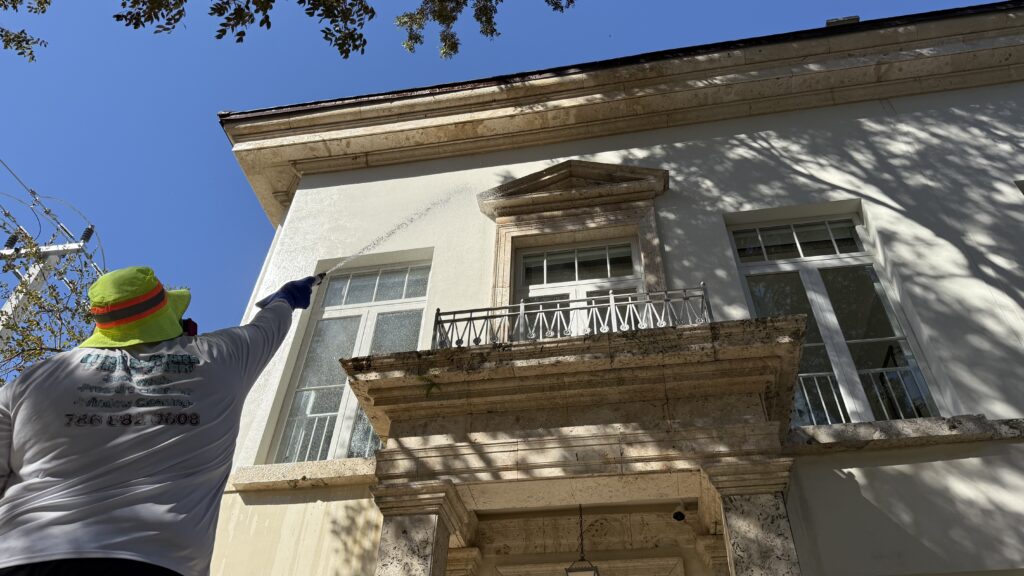 Professional Pressure Washing in Miami, FL
