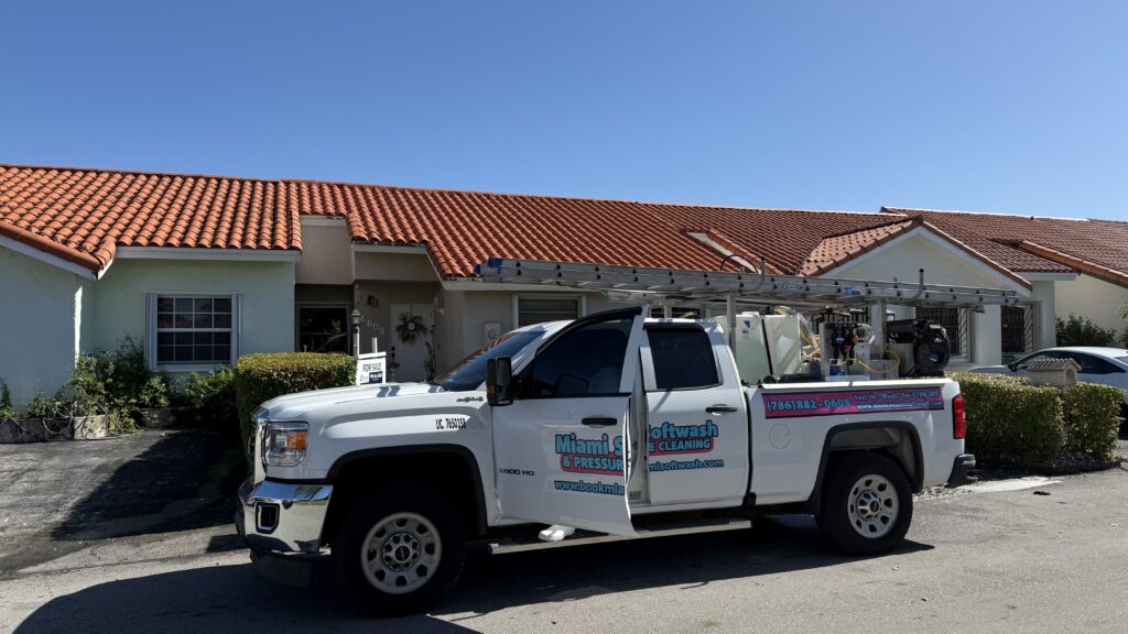 roof cleaning near me