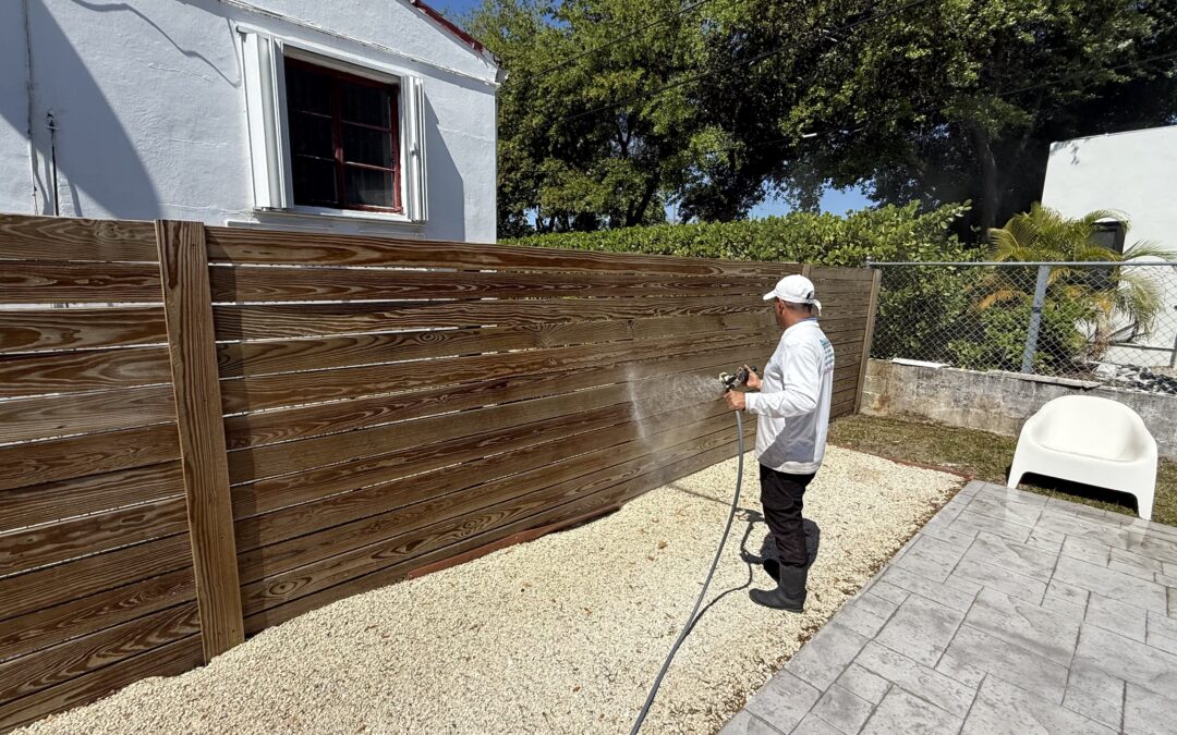 Expert Fence Washing Miami | Residential & Commercial Services