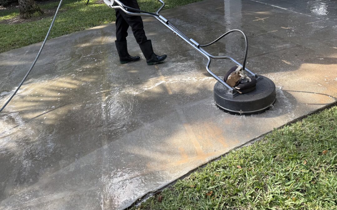 Pressure Cleaning vs Power Washing – What’s the Difference for Miami Homeowners?