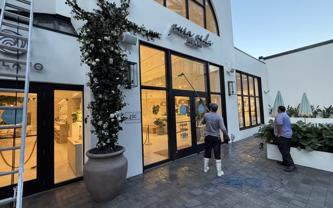 Window Cleaning for Storefronts in Miami FL: Keep Your Business Looking Professional